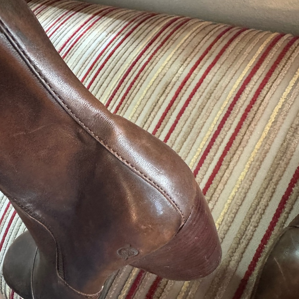 Born Brown Heeled Boots Classic Leather Design - Picture 9 of 9